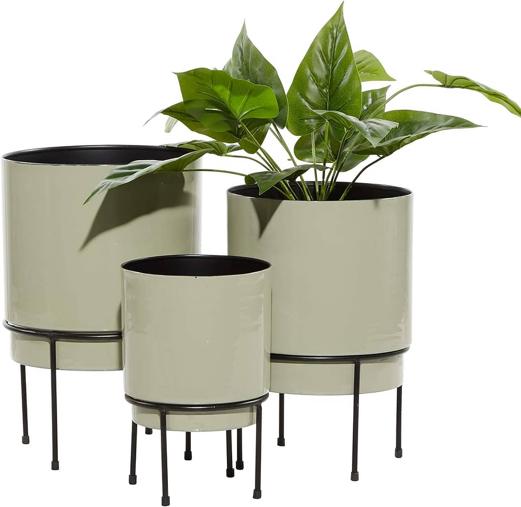 Planter with Removable Black Stand